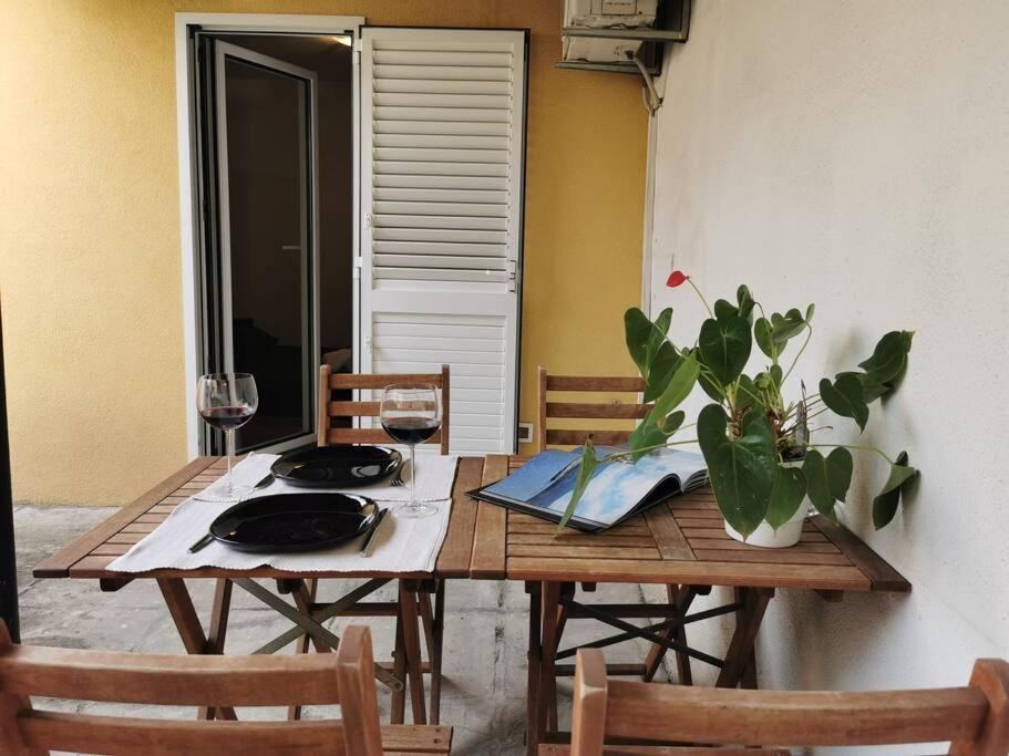 Teni Split Exteriér fotografie